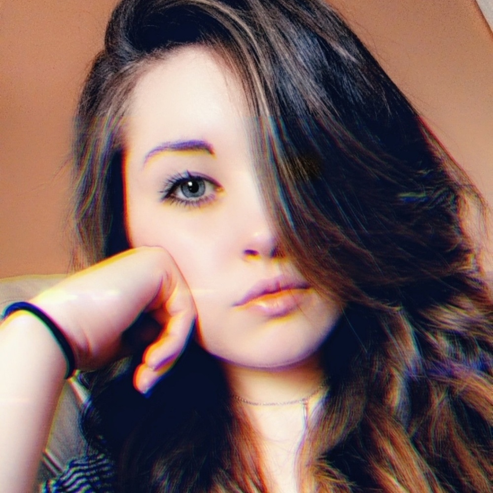 Meet your Posher, Claire